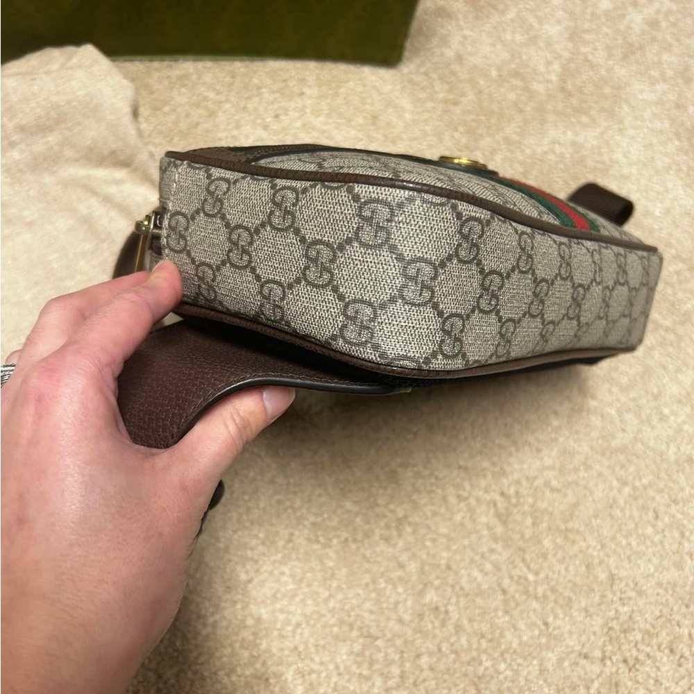 Authentic, like new Gucci belt bag - Picture 4 of 10